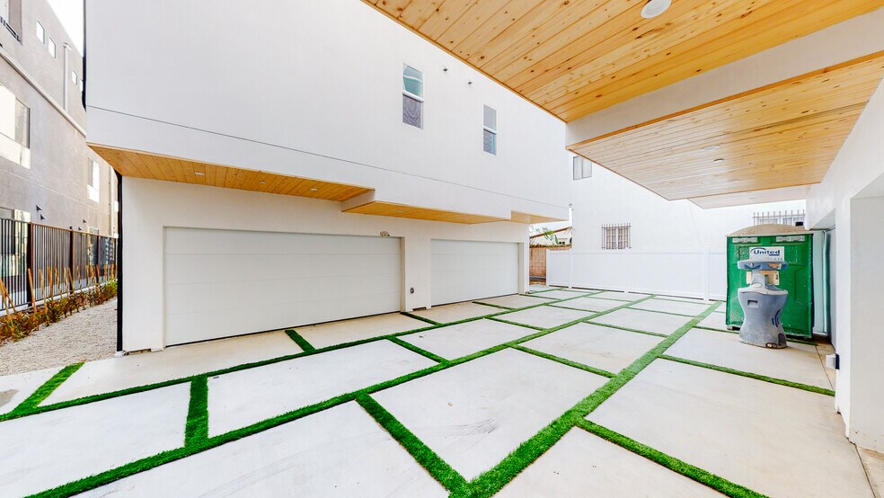 More Photos Of 525 N Normandie Ave, Los Angeles Apartments For Sale