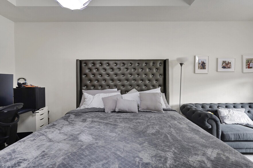 More Photos Of 15809 NW 91st Ct, Miami Lakes Specialty For Sale