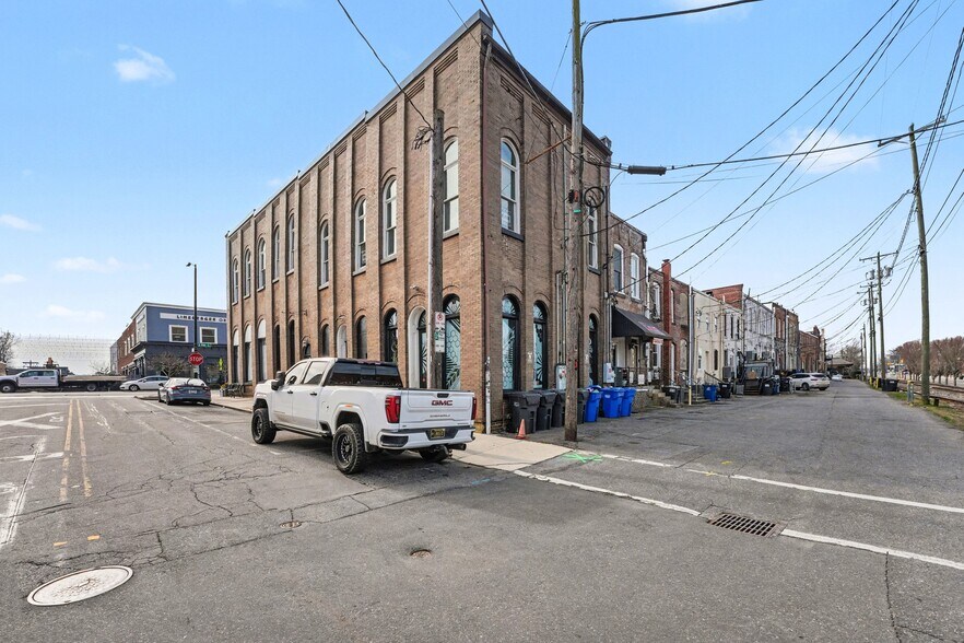 More Photos Of 188 N Main St, Mooresville Storefront Retail Office For Sale