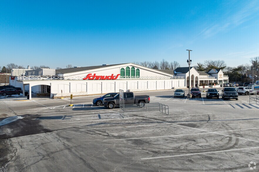 Primary Photo Of 10275-10287 Clayton Rd, Frontenac Unknown For Lease
