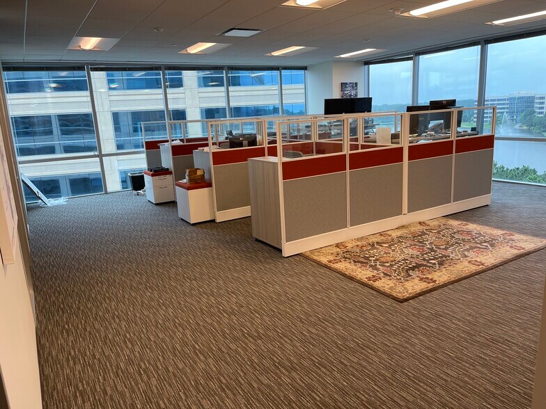 More Photos Of 1780 Hughes Landing Blvd, The Woodlands Office For Lease