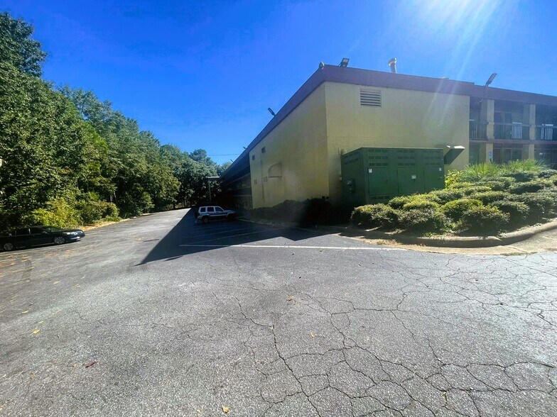 More Photos Of 1700 US-280, Phenix City Hotel For Sale