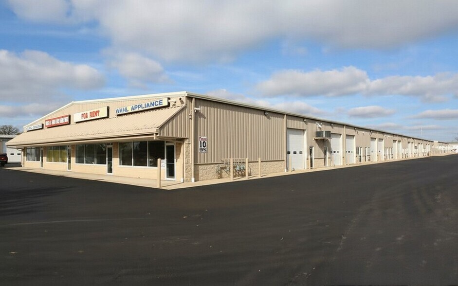 More Photos Of 27992 W State Route 120, Lakemoor Warehouse For Lease