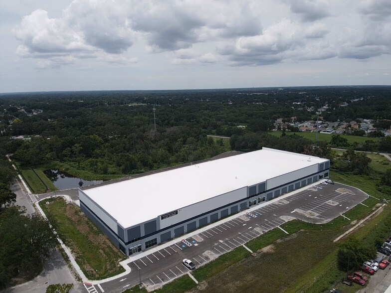 More Photos Of 6111 Johns Rd, Tampa Distribution For Lease