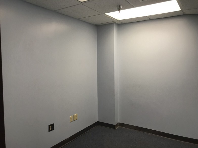 More Photos Of 131 N Hedges St, Dayton Warehouse For Sale
