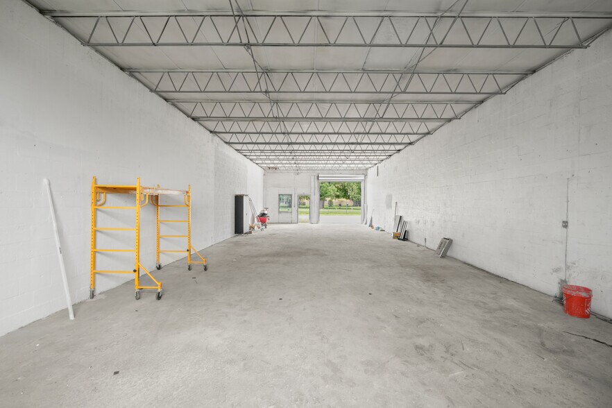 More Photos Of 1920-1932 NW 9th St, Fort Lauderdale Light Manufacturing For Lease