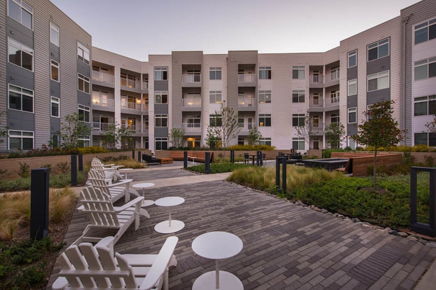 More Photos Of 8010 Gramercy Blvd, Rockville Apartments For Lease