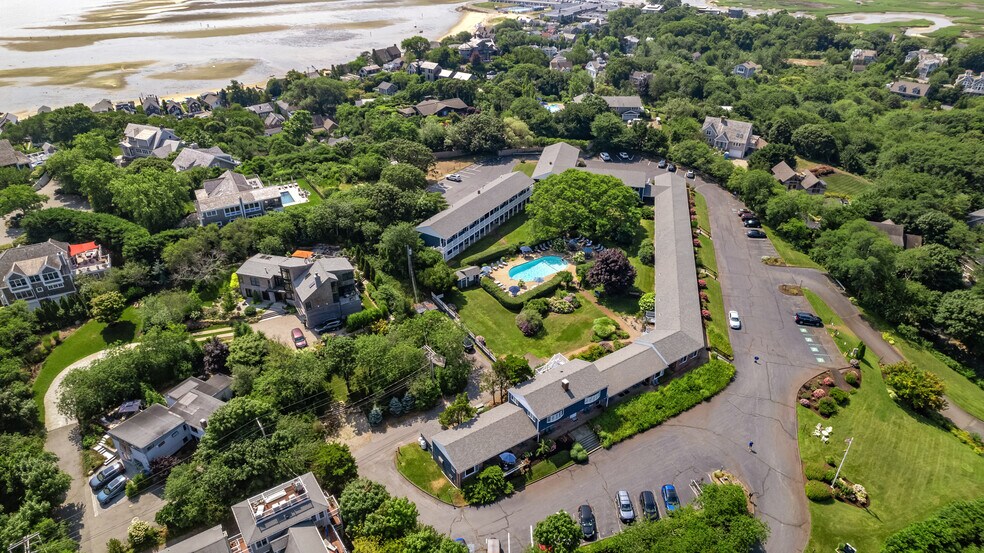 More Photos Of 105 Bradford Street Ext, Provincetown Hotel For Sale