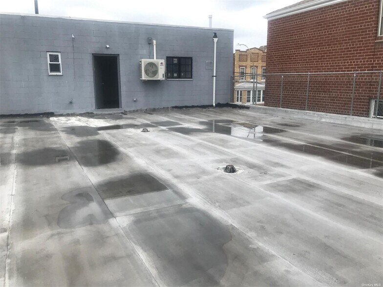 More Photos Of 5910 57th Rd, Maspeth Distribution For Sale