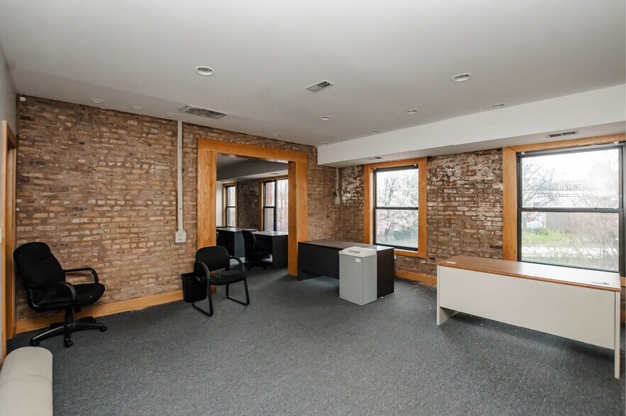 More Photos Of 2821-2823 N Milwaukee Ave, Chicago Storefront For Sale