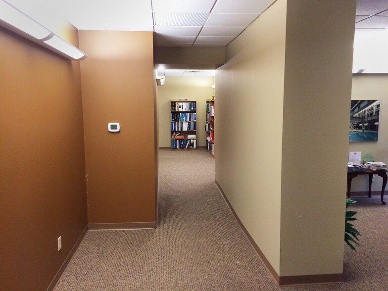 More Photos Of 660 Virginia Ave, Indianapolis Light Distribution For Sale