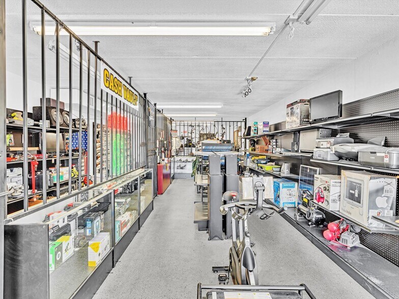 More Photos Of 571-573 SW 27th Ave, Fort Lauderdale Freestanding For Sale