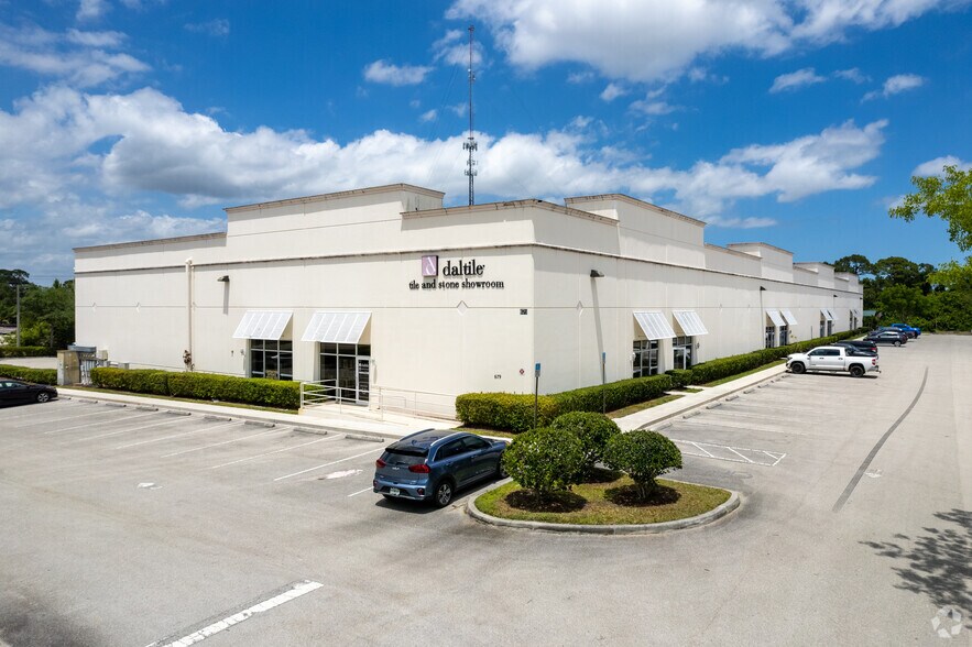 Primary Photo Of 679 NW Enterprise Dr, Port Saint Lucie Light Distribution For Sale