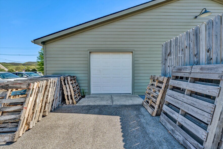 More Photos Of 2821 W Main St, Salem General Retail For Sale