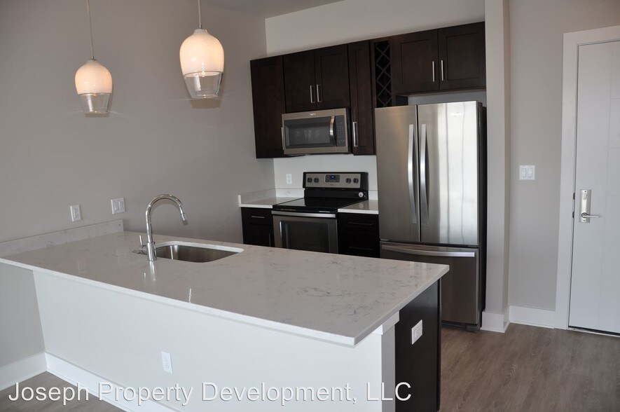 More Photos Of 4175 N Oakland Ave, Shorewood Multifamily For Sale