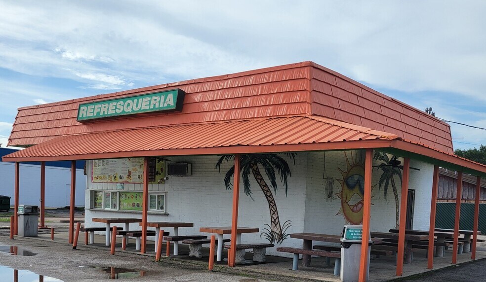 Primary Photo Of 2102 Southmore Ave, Pasadena Fast Food For Sale