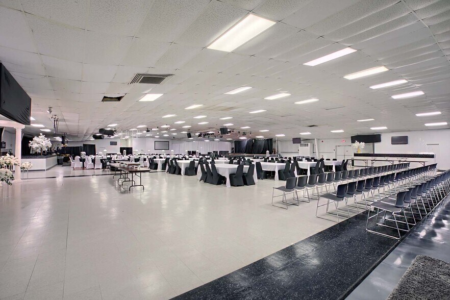 More Photos Of 227 E Mercury Blvd, Hampton General Retail For Sale