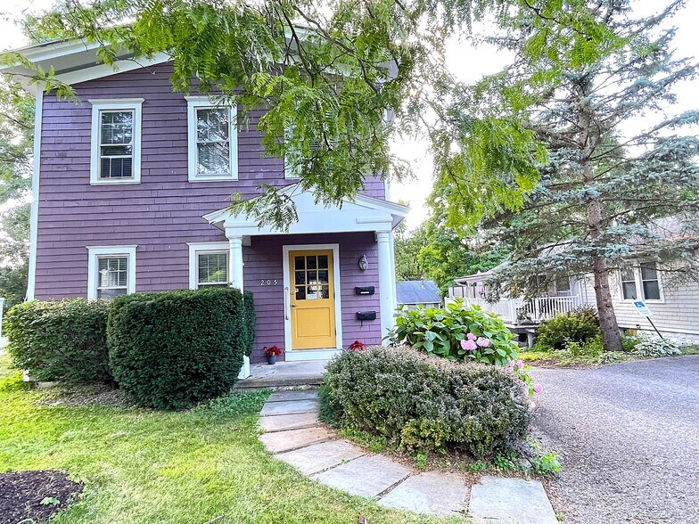 More Photos Of 205 Brooklea Dr, Fayetteville Office Residential For Sale