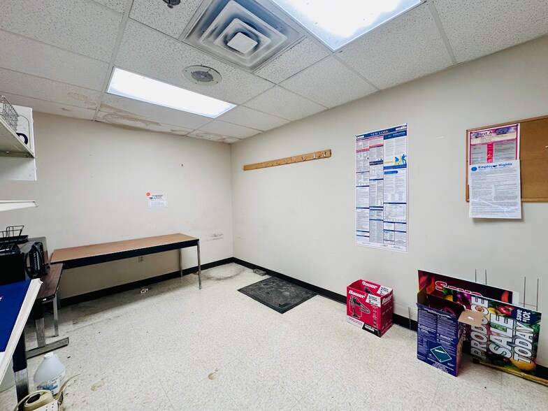 More Photos Of 45-47 Ellicott St, Batavia Storefront Retail Office For Lease