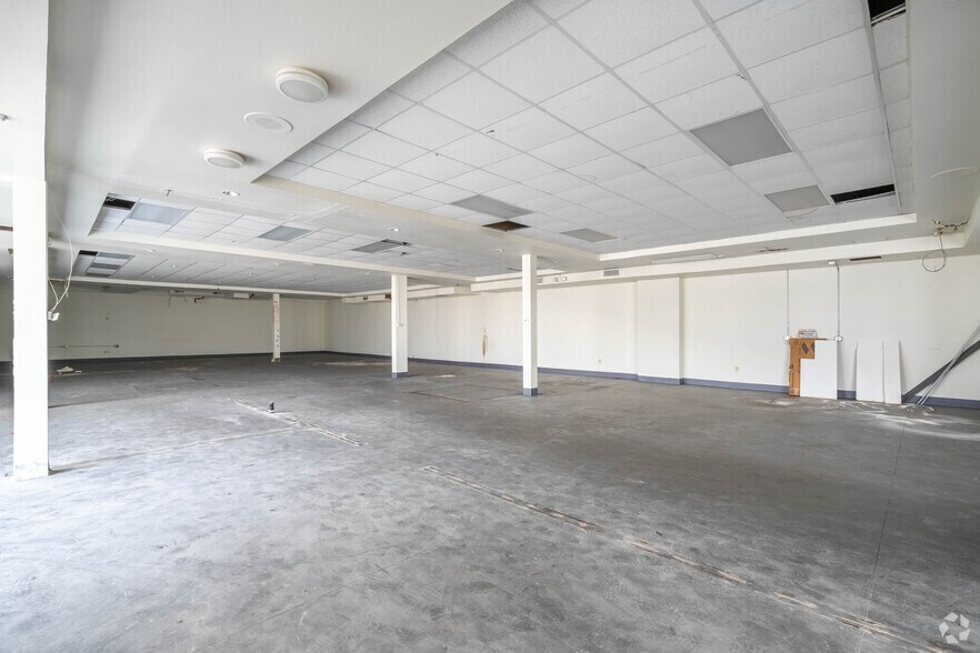 More Photos Of 1207 S Jackson St, Seattle Freestanding For Sale