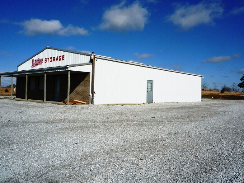 Primary Photo Of 715 N 2nd St, Palmyra Self Storage For Lease