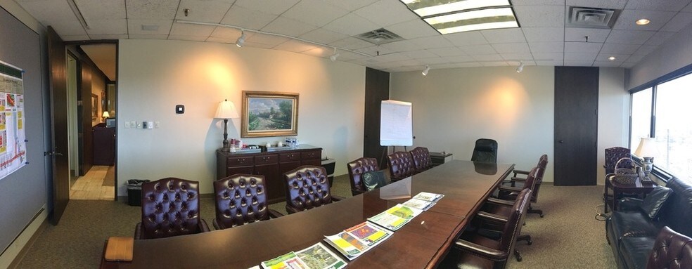 More Photos Of 2237 S Acadian Trwy, Baton Rouge Office For Lease