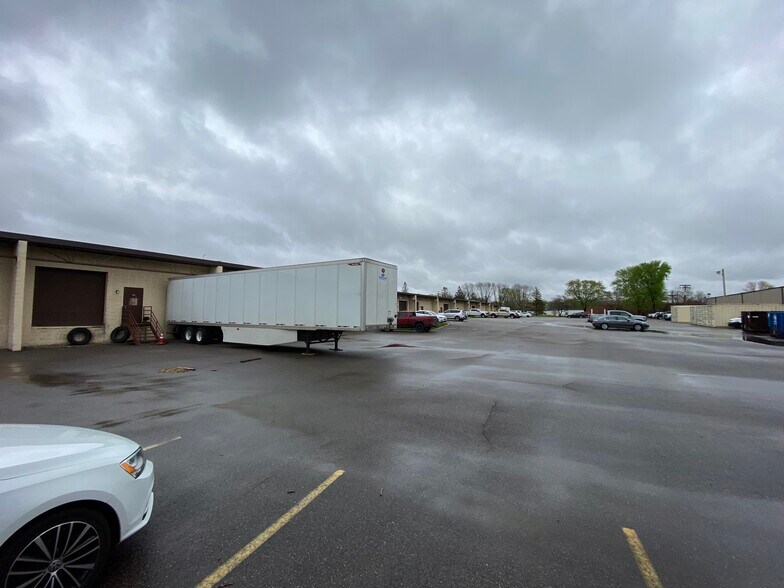 More Photos Of 2525 Nevada Ave N, Golden Valley Light Distribution For Sale