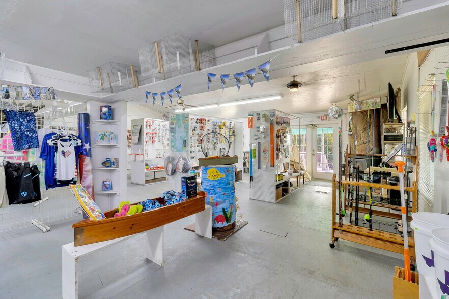 More Photos Of 13050 U.S. 190 hwy, Onalaska Freestanding For Sale