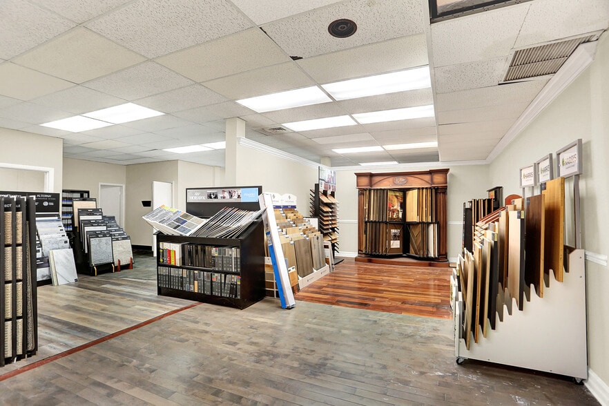 More Photos Of 1915 Lenox St, Harrisburg General Retail For Sale