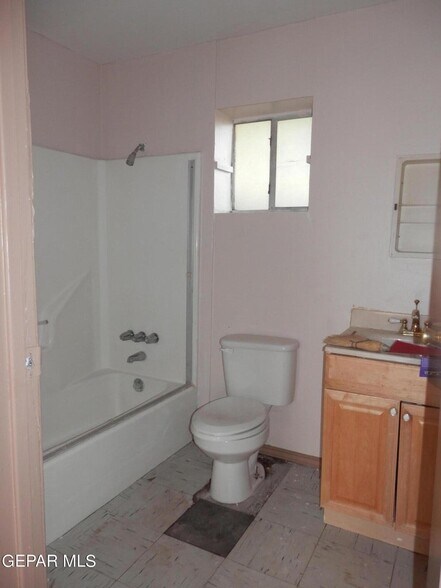 More Photos Of 187 N Awbrey St, El Paso Apartments For Sale