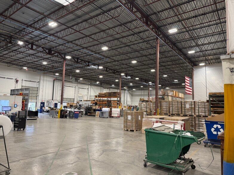 More Photos Of 8001 SW Hunziker, Tigard Distribution For Sale