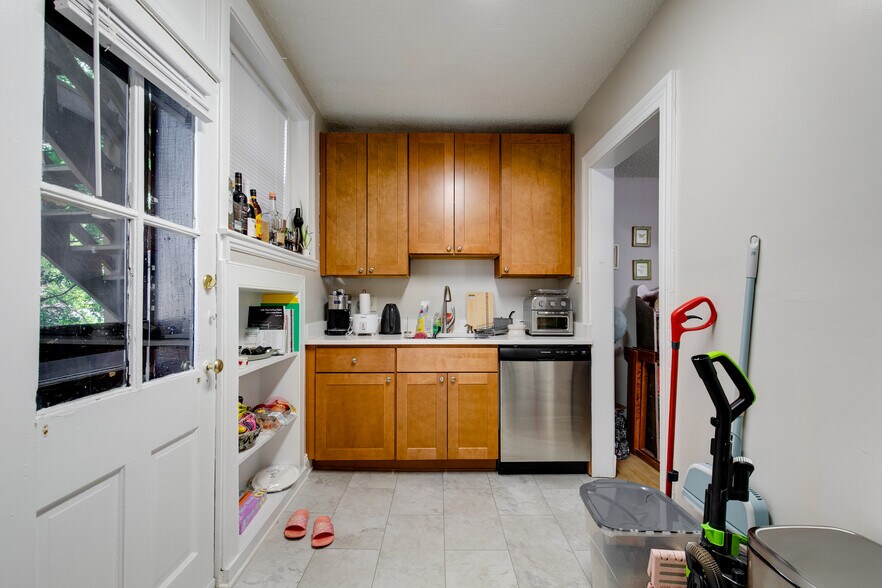 More Photos Of 2800 Park Ave, Richmond Apartments For Sale