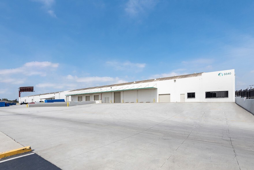 More Photos Of 5540 W Century Blvd, Los Angeles Unknown For Lease