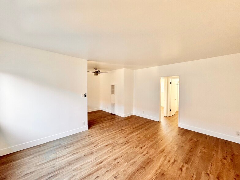More Photos Of 2718 S Cochran Ave, Los Angeles Apartments For Sale