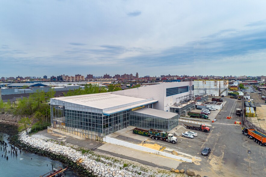 More Photos Of 1110-1120 Oak Point Ave, Bronx Warehouse For Lease