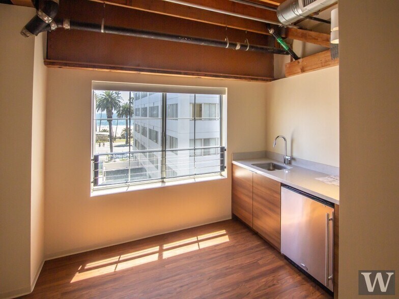 More Photos Of 1442 2nd St, Santa Monica Office For Lease
