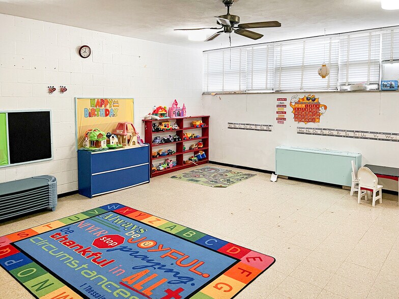 More Photos Of 2200 Lackland Rd, Overland Religious Facility For Sale