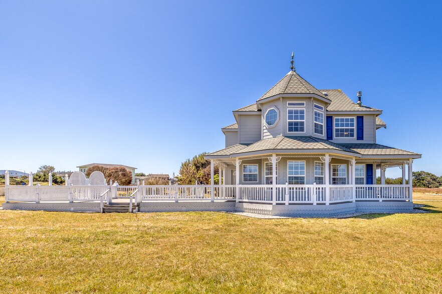 More Photos Of 19351 Del Mar Dr, Fort Bragg Specialty For Sale