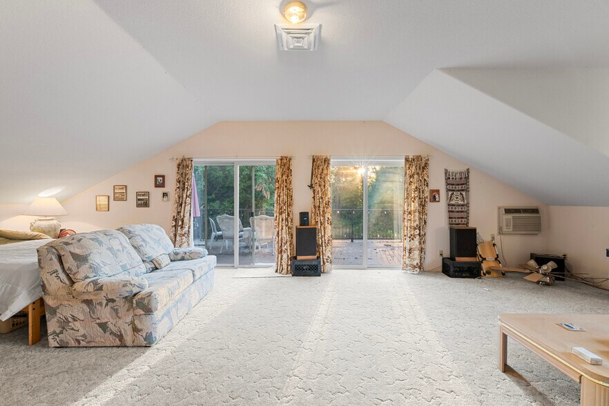 More Photos Of 3900 Holland Rd loop, Cave Junction Winery Vineyard For Sale