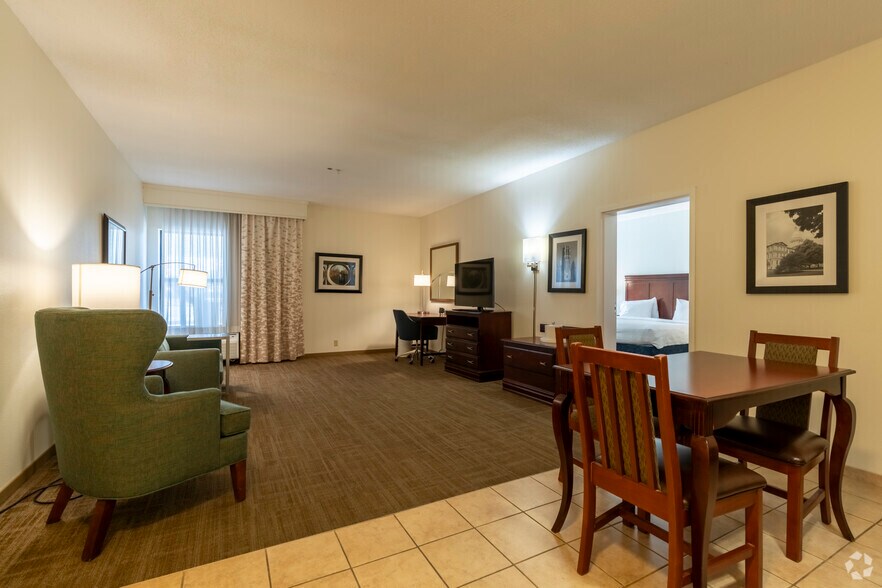 More Photos Of 2500 Coolidge Rd, East Lansing Hotel For Sale