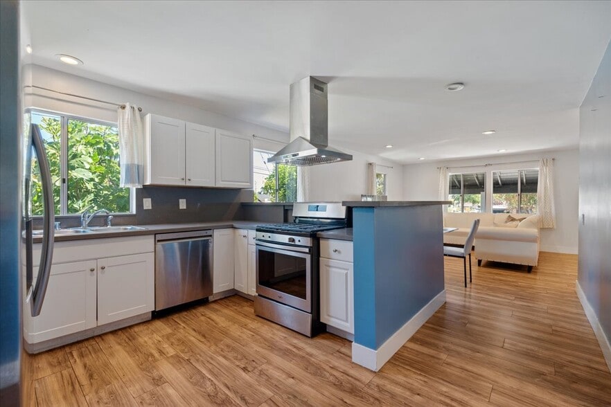 More Photos Of 1990 Harrison Ave, San Diego Apartments For Sale