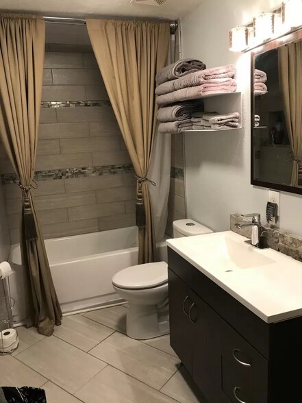 More Photos Of 1113 NW 5th Ave, Gainesville Specialty For Sale