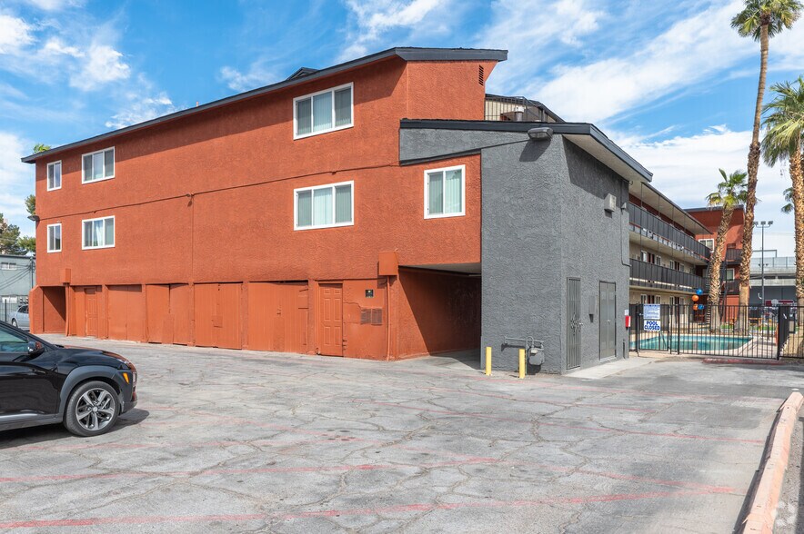 More Photos Of 557 Sierra Vista Dr, Las Vegas Apartments For Sale