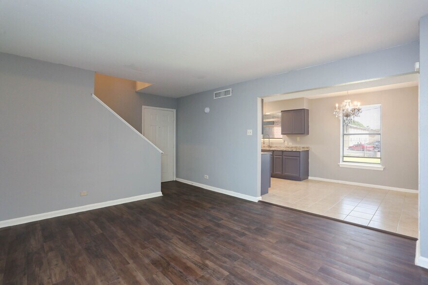 More Photos Of 309 Calgary Ave, San Antonio Apartments For Sale