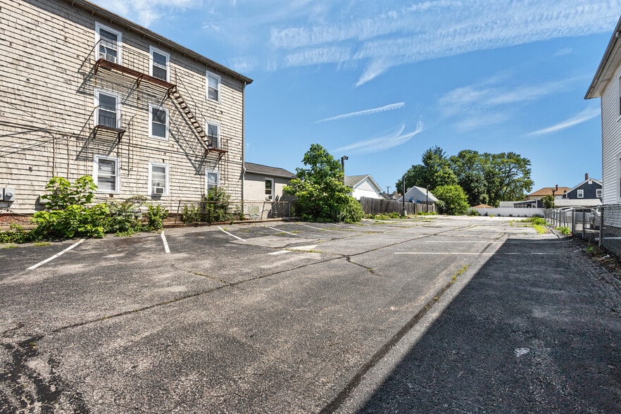 More Photos Of 1058 Charles St, North Providence Restaurant For Sale