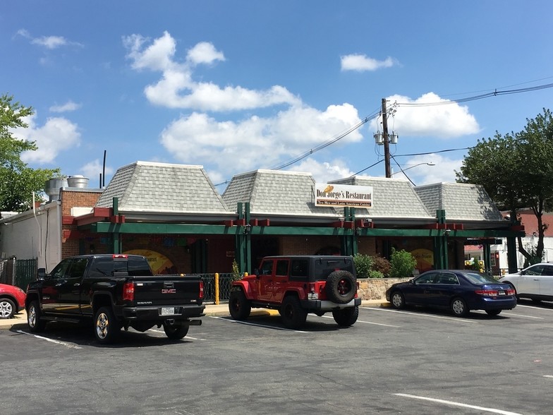 Primary Photo Of 106-108 E Diamond Ave, Gaithersburg Restaurant For Lease