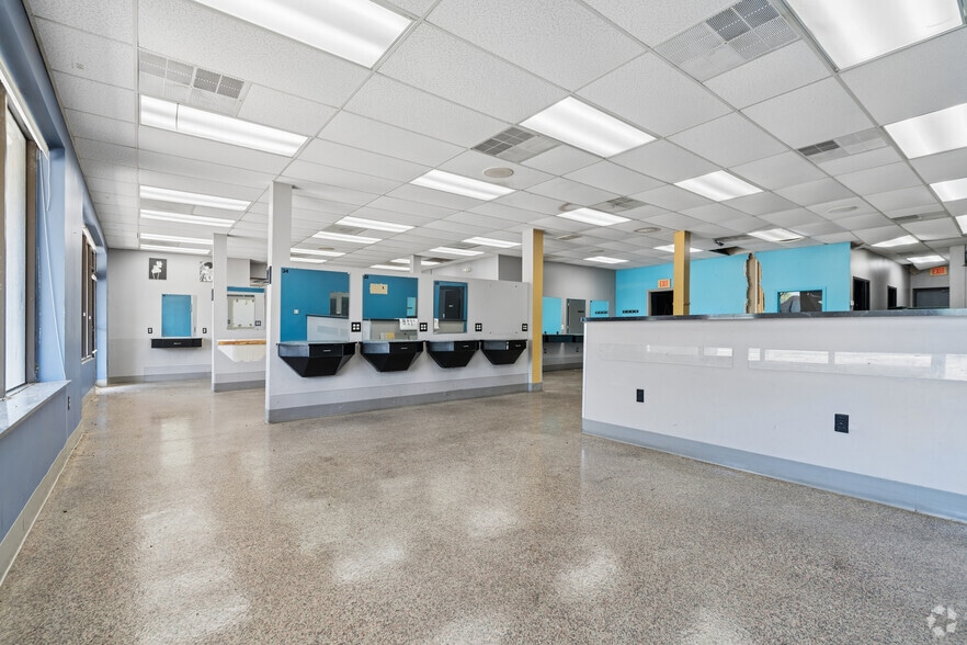 More Photos Of 38116-38160 S Gratiot Ave, Clinton Township Freestanding For Sale