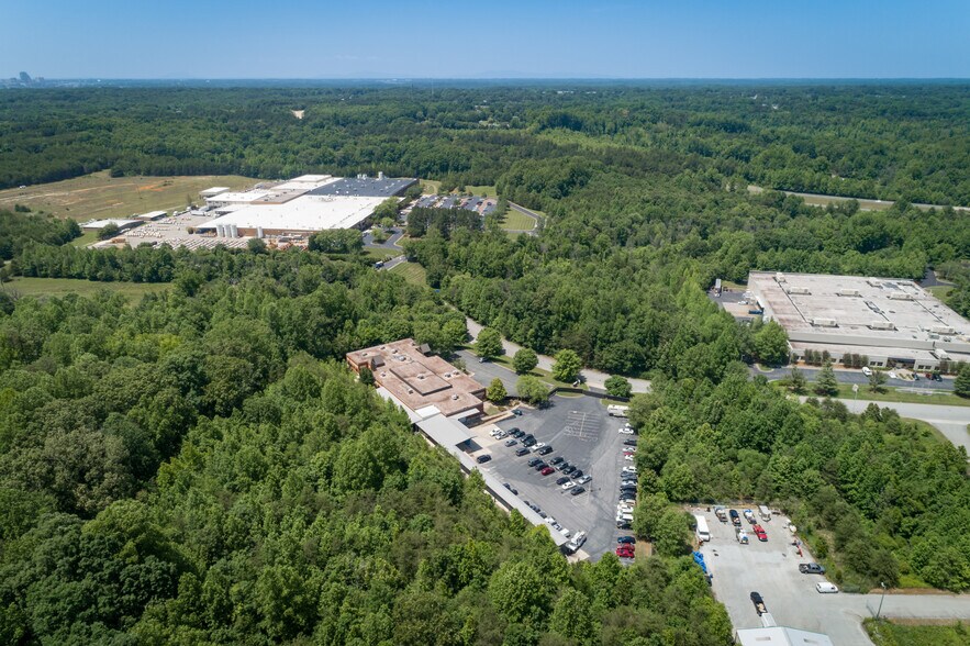More Photos Of 3195 Centre Park Blvd, Winston-Salem Manufacturing For Sale