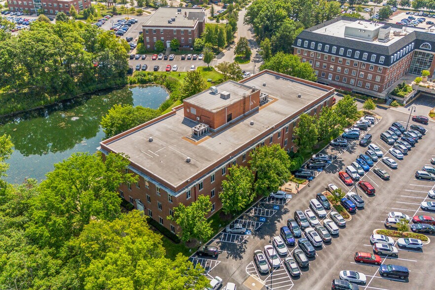 More Photos Of 911 N Elm St, Hinsdale Medical For Lease