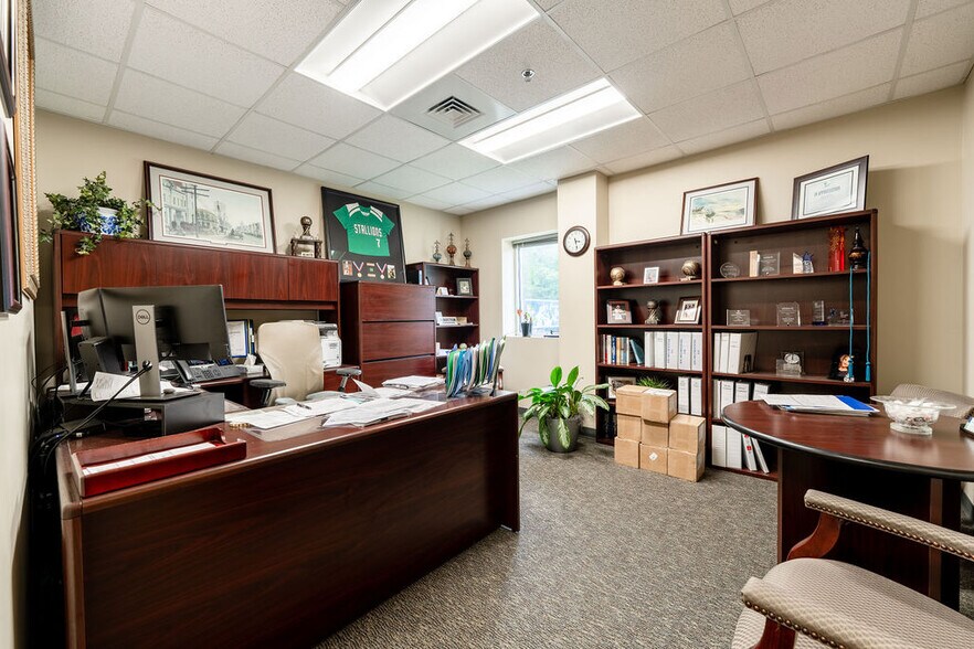 More Photos Of 149 Piper Ln, Georgetown Industrial For Lease